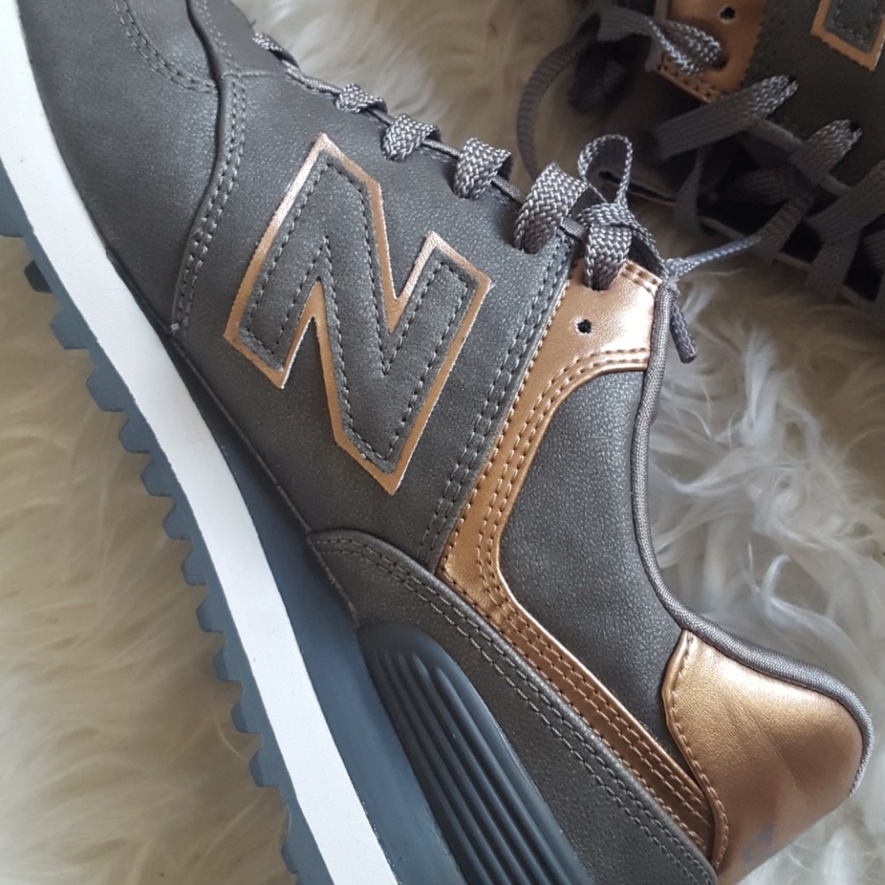 ⭐Sale new Balance rose gold grey sneakers size 9 - Picture 3 of 5
